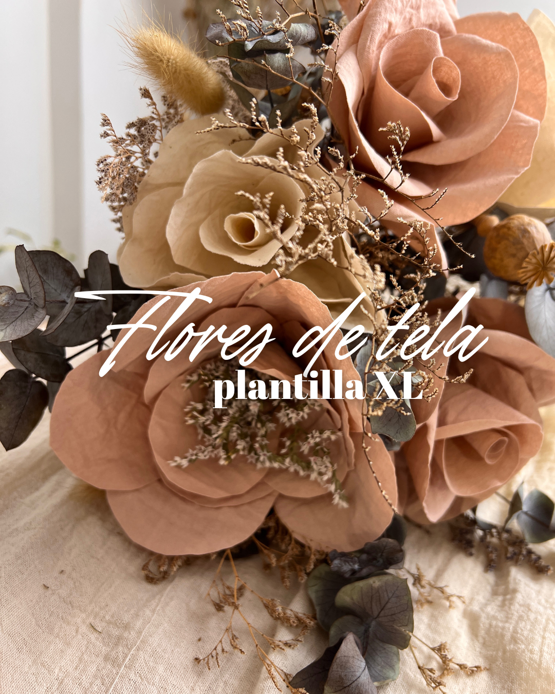 Detalle de flores textiles artesanales